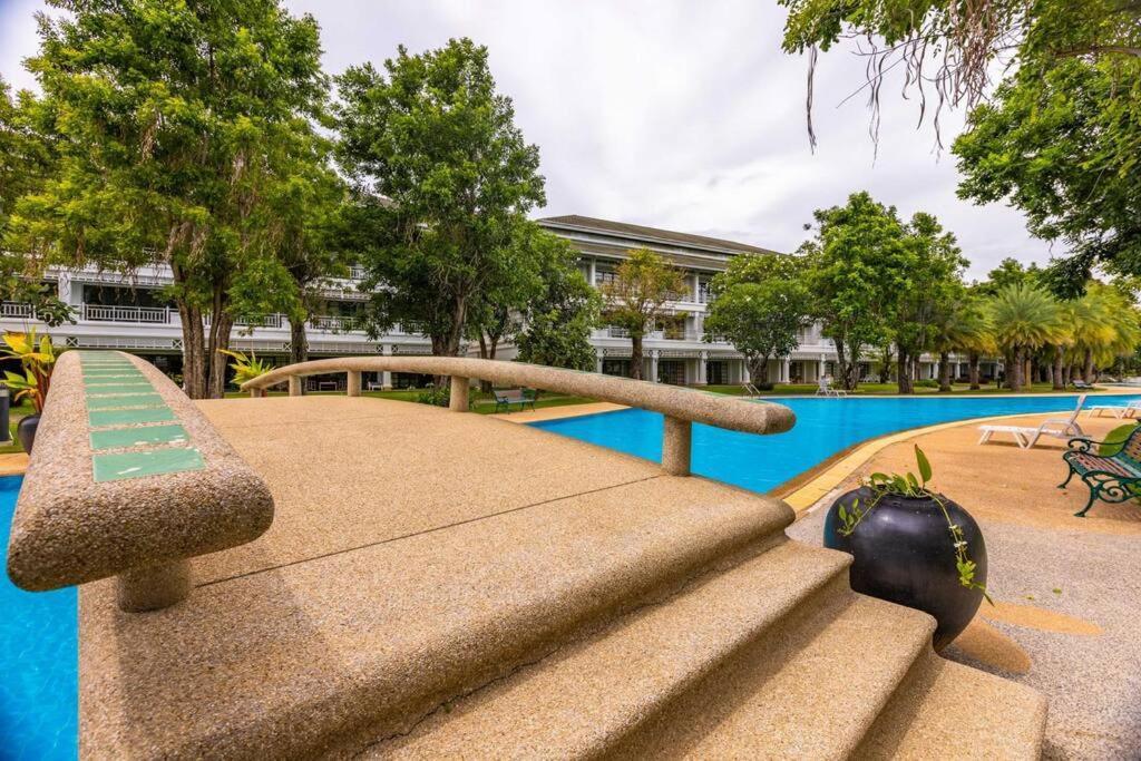 4 Bedroom Townhouse In Great Location! Hua Hin Exterior photo