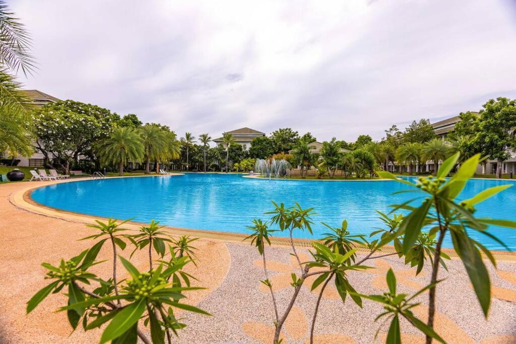 4 Bedroom Townhouse In Great Location! Hua Hin Exterior photo