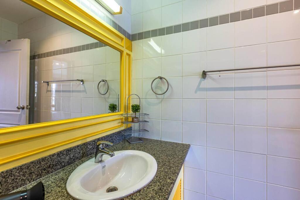 4 Bedroom Townhouse In Great Location! Hua Hin Exterior photo