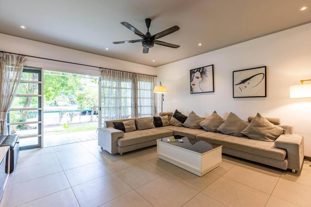 4 Bedroom Townhouse In Great Location! Hua Hin Exterior photo