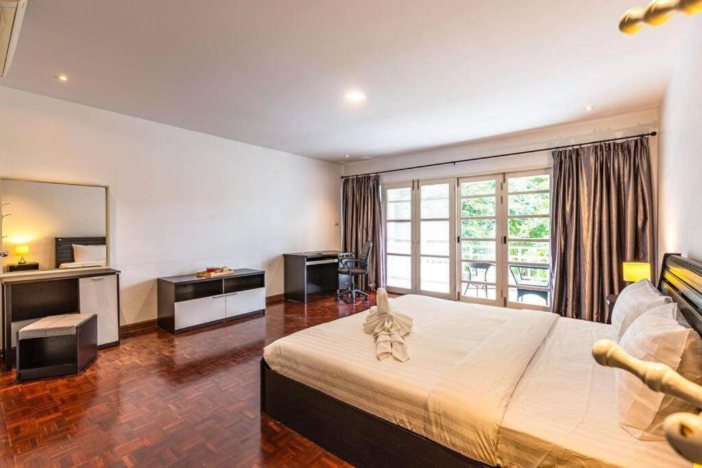 4 Bedroom Townhouse In Great Location! Hua Hin Exterior photo